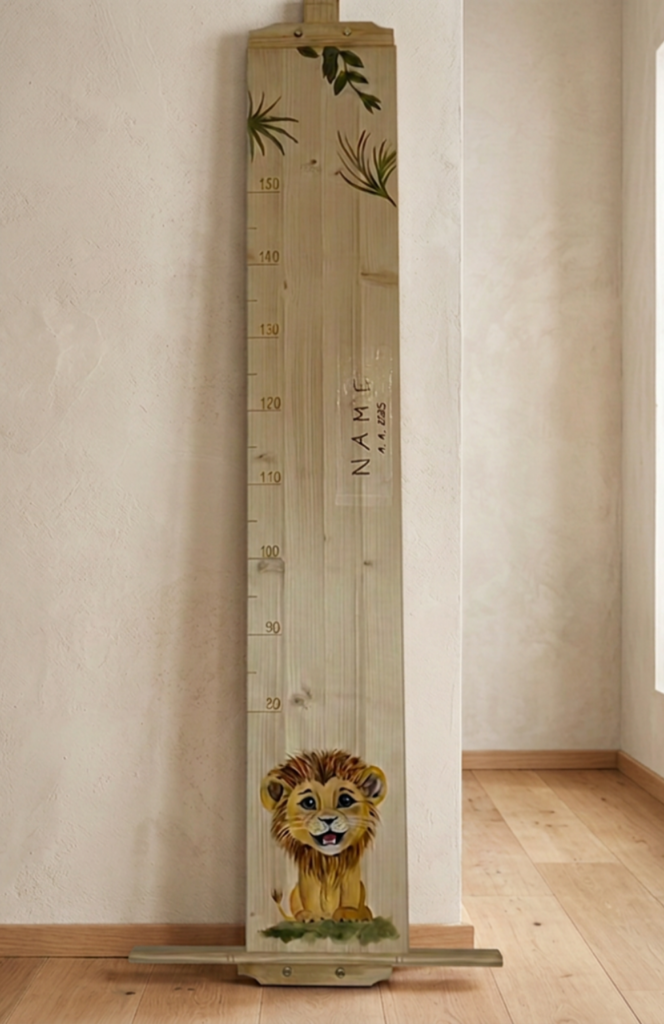 Kinder Messlatte aus Holz mit Löwe personalisierbar
